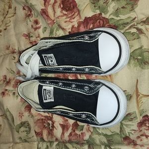 Kids Converse Black Size 9.